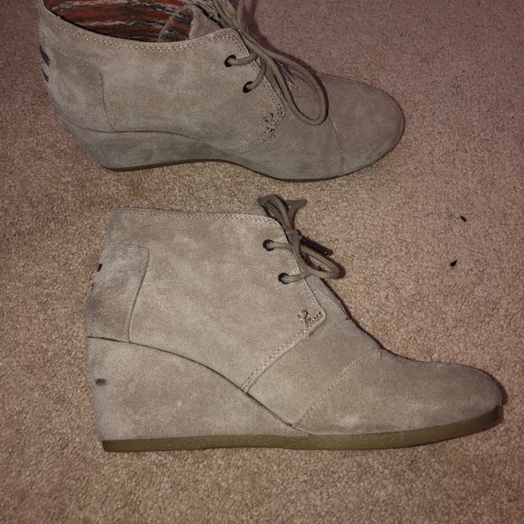 TOMS Wedge Booties - Picture 2 of 4